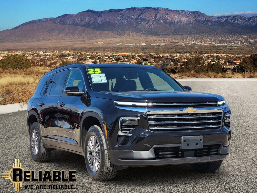 2025 Chevrolet Traverse LT FWD