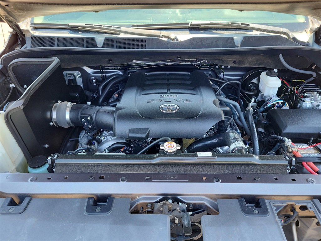 Tundra CrewMax Cab SR5