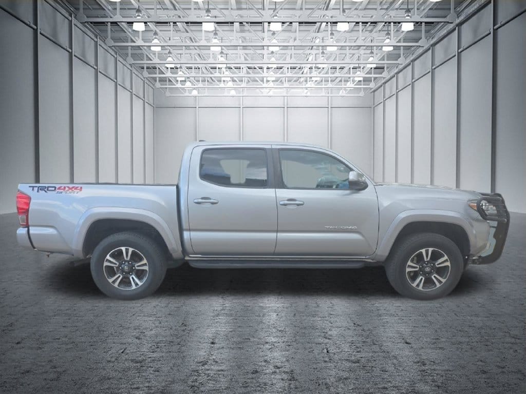 2016 Toyota Tacoma SR - Photo 10
