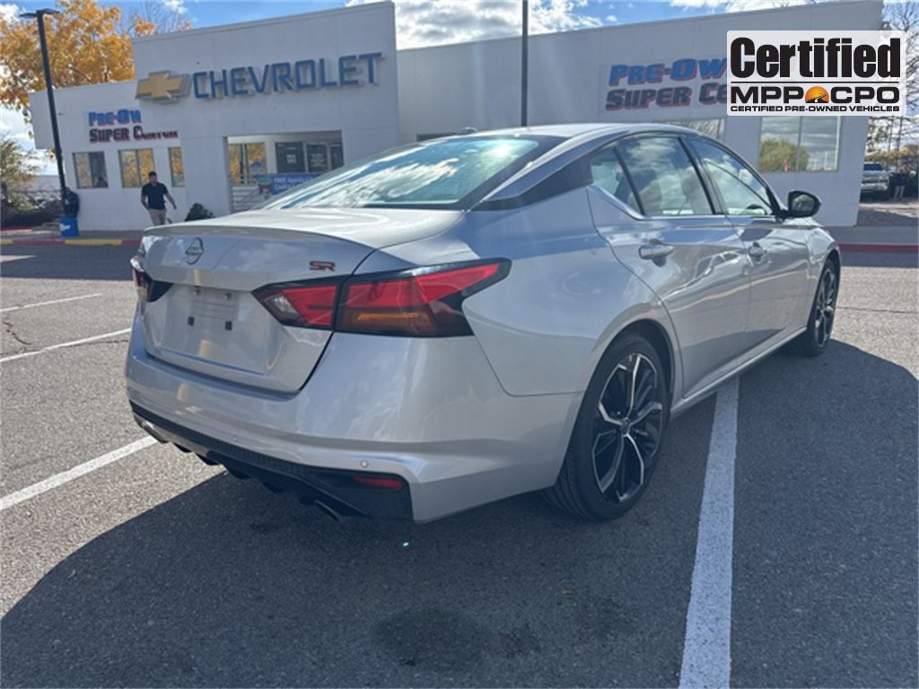 2023 Nissan Altima 2.5 SR photo 3