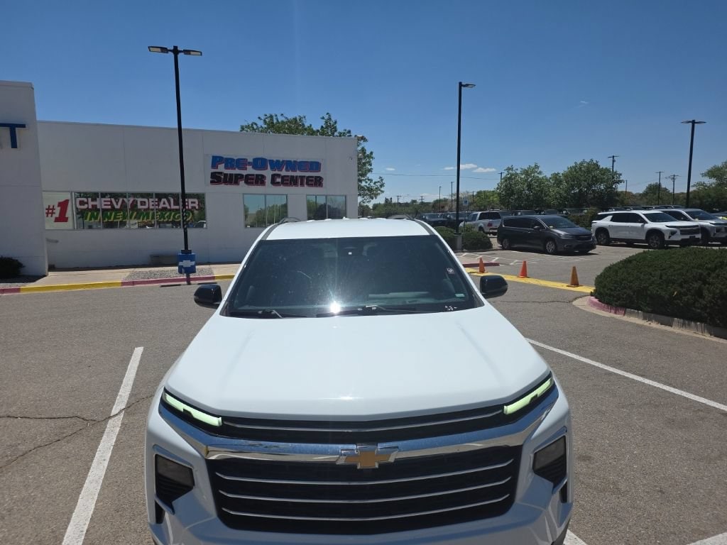 2025 Chevrolet Traverse LT - Photo 11