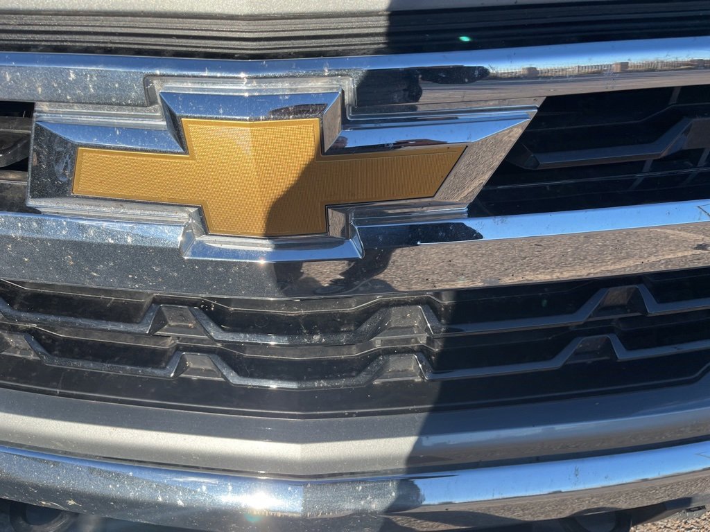 2024 Chevrolet Silverado 1500 LT photo 3