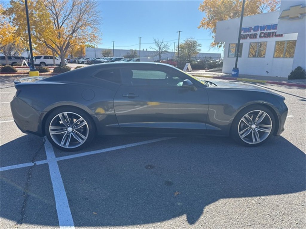 2018 Chevrolet Camaro 1LT photo 2