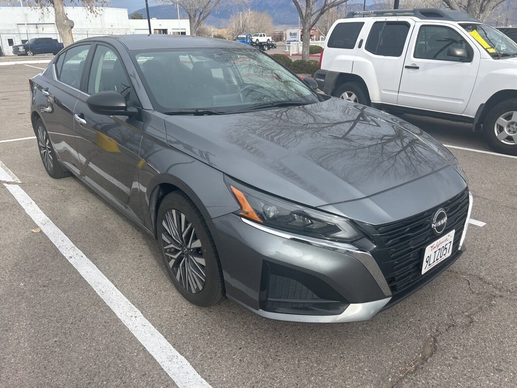 Used 2024 Nissan Altima 2.5 SV