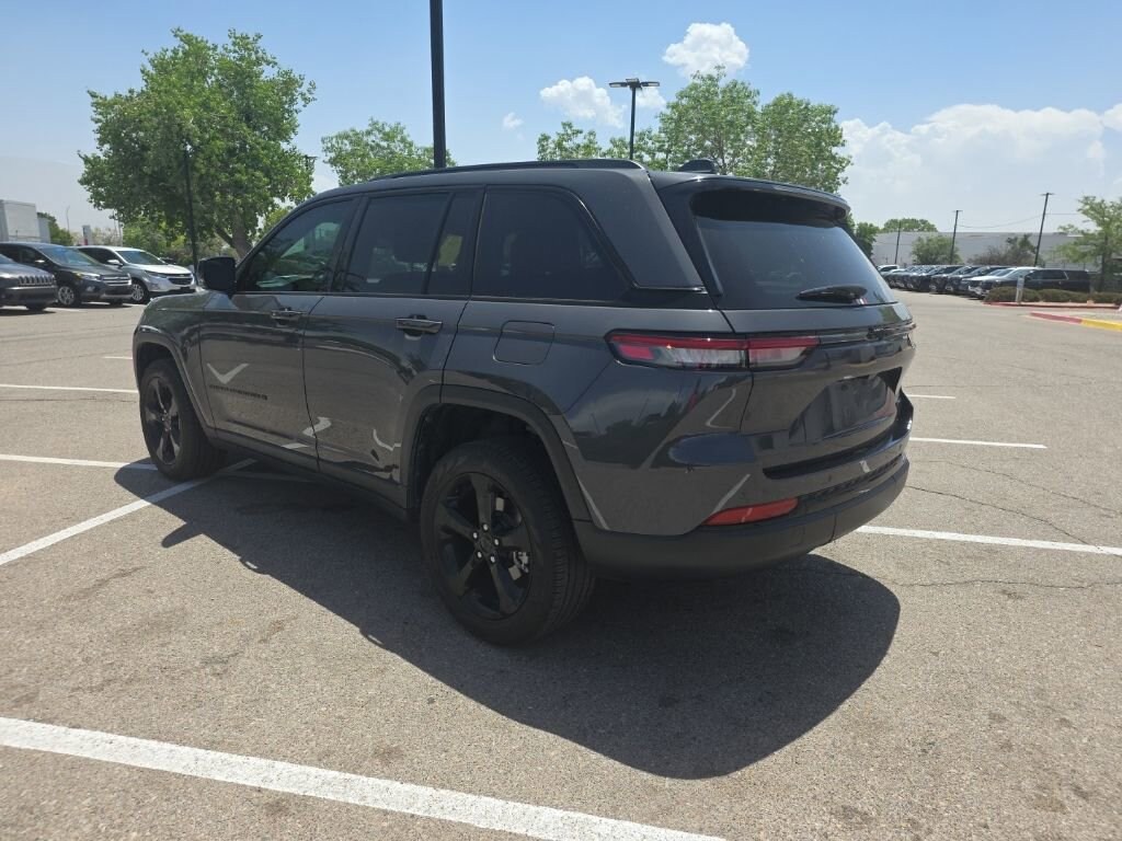 Used 2025 Jeep Grand Cherokee Limited 4x2 SUV