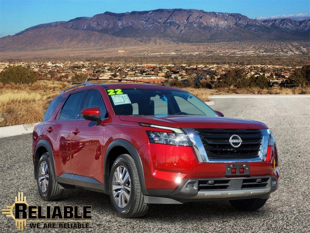 2022 Nissan Pathfinder SL's photo