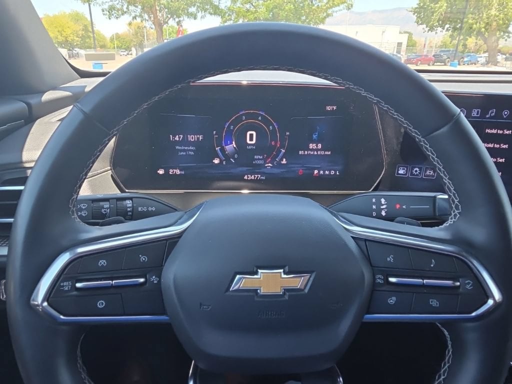 2025 Chevrolet Traverse LT - Photo 16