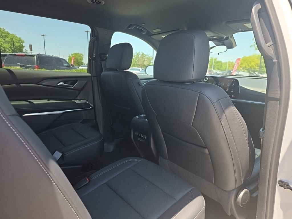 2025 Chevrolet Traverse LT - Photo 27