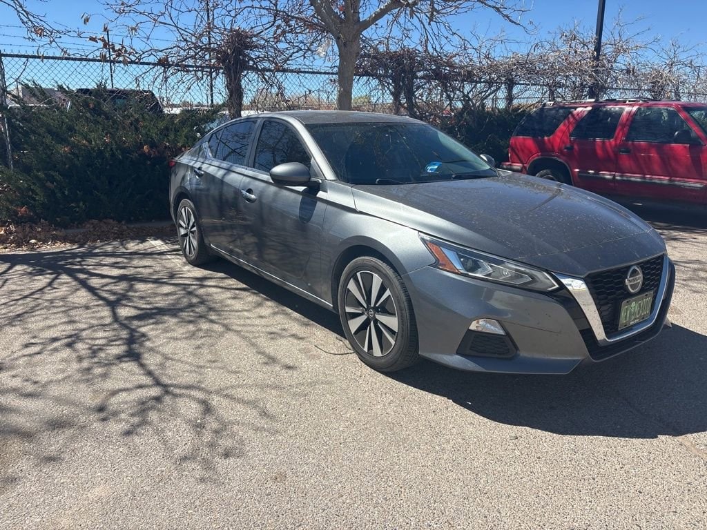Used 2021 Nissan Altima SV FWD Sedan