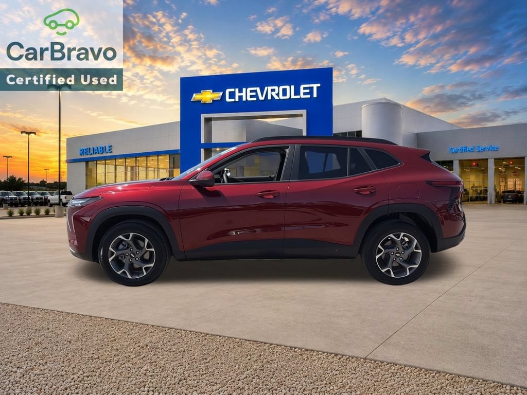 Used 2025 Chevrolet Trax LT SUV