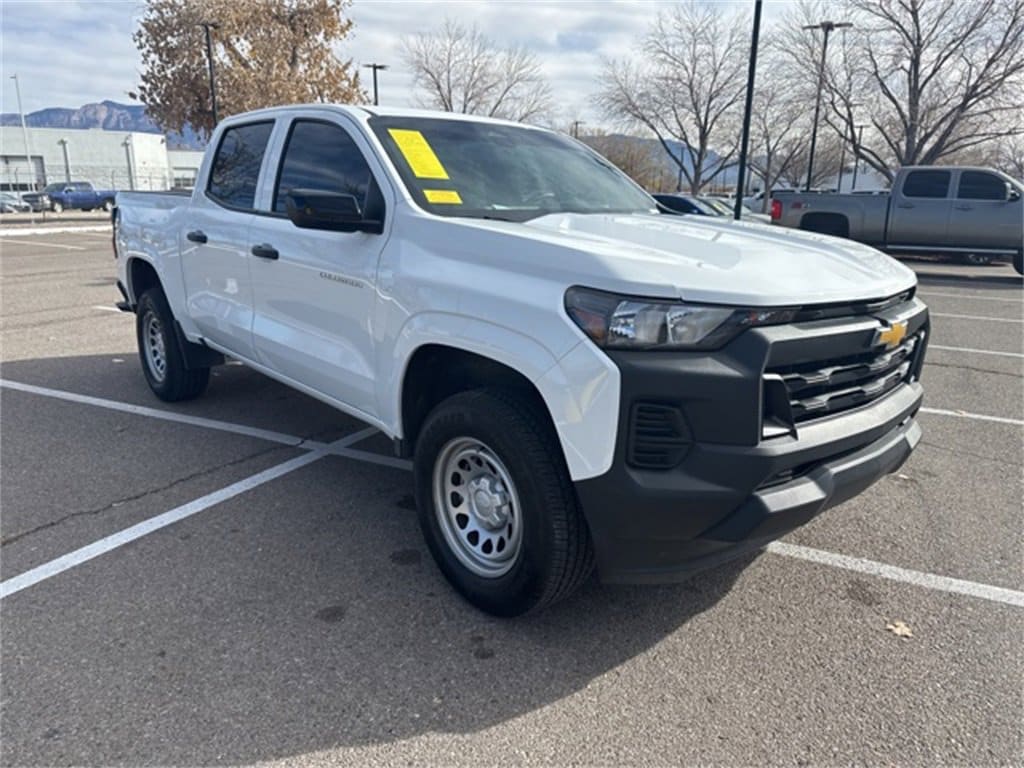 2024 Chevrolet Colorado Work Truck's photo