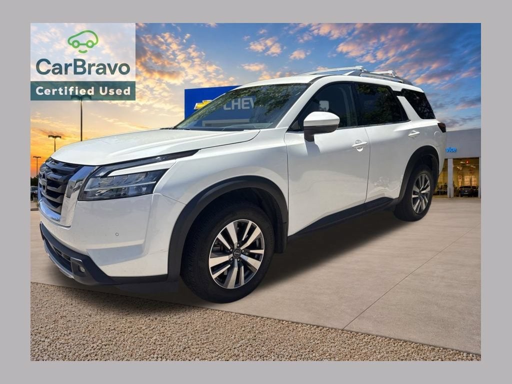 2022 Nissan Pathfinder SL 4WD's photo