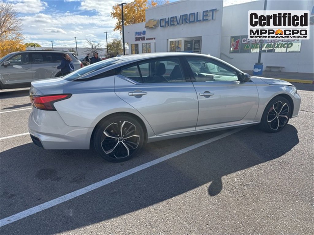 2023 Nissan Altima 2.5 SR photo 2