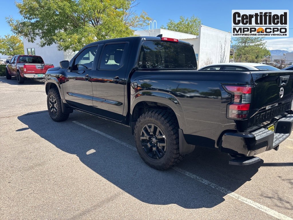 2023 Nissan Frontier SV photo 3