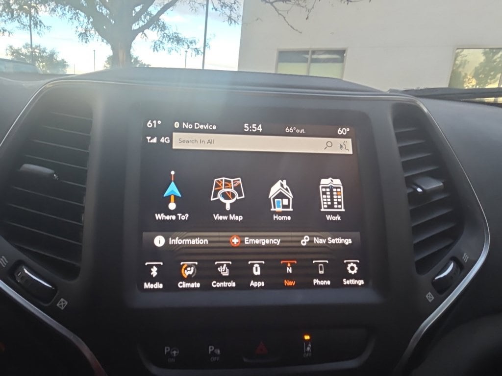 2023 Jeep Cherokee Altitude Lux 4x4 - Photo 14
