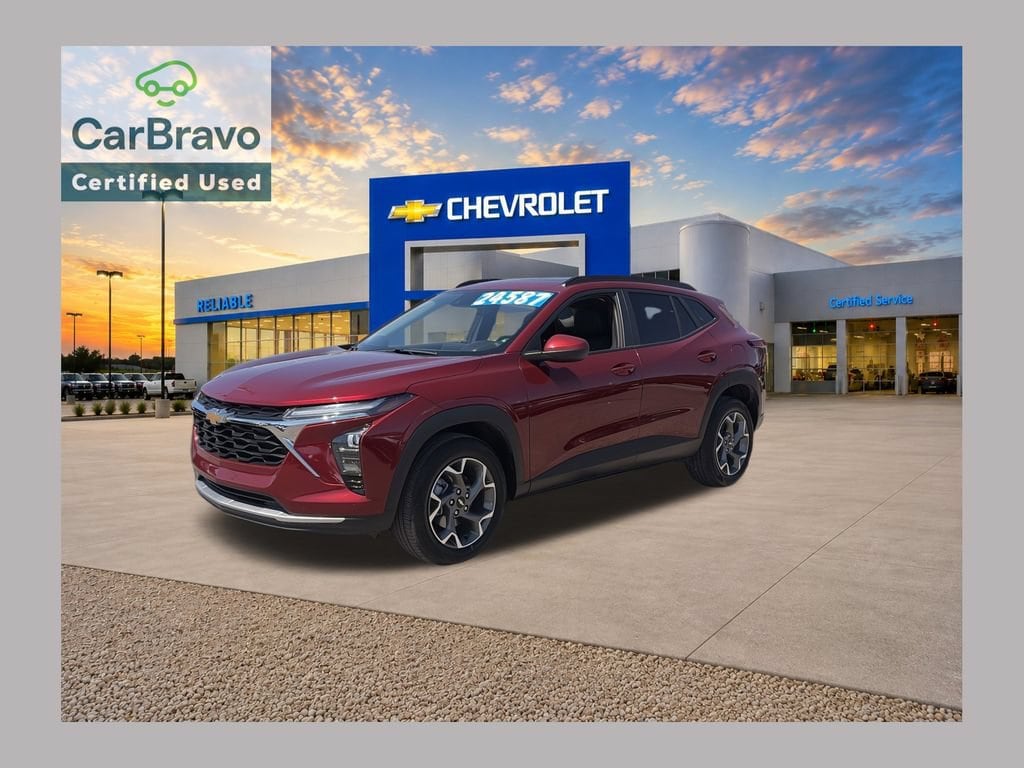 Used 2025 Chevrolet Trax LT SUV