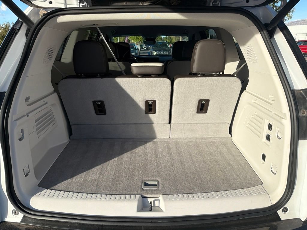 2024 GMC Acadia Denali - Photo 9