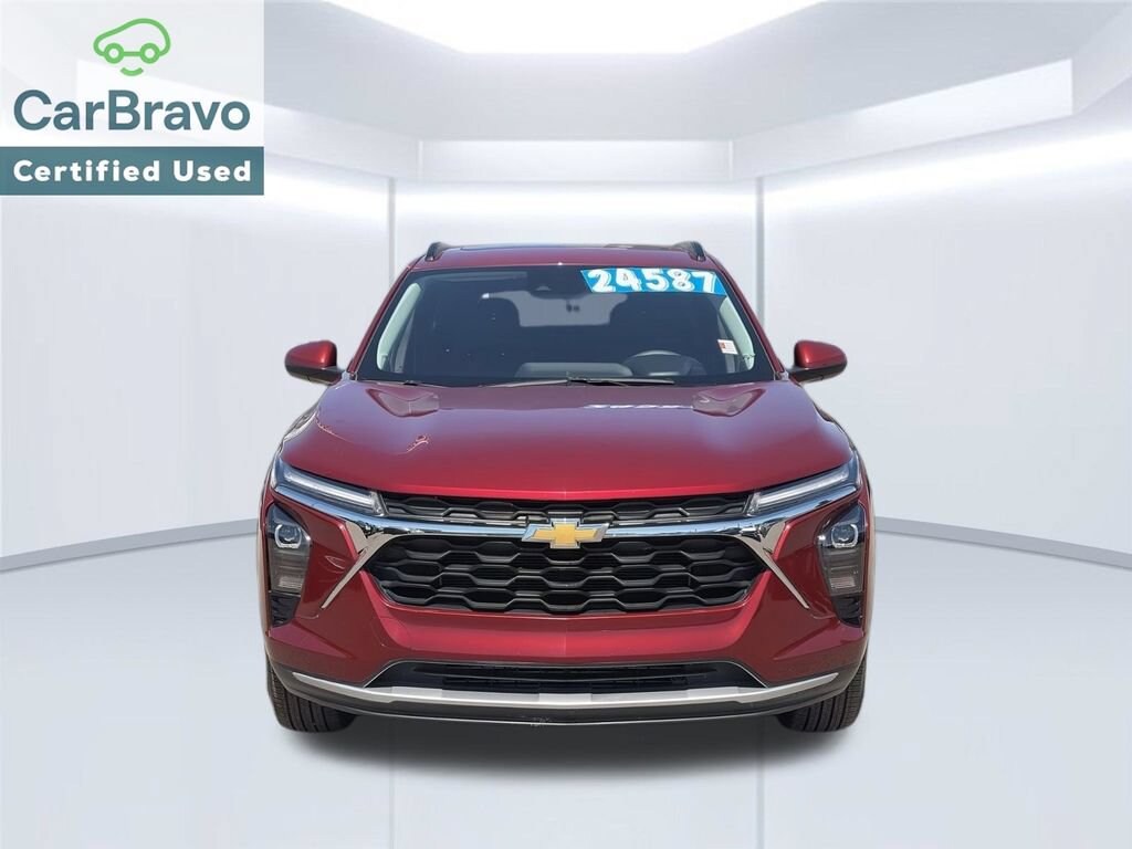 Used 2025 Chevrolet Trax LT SUV