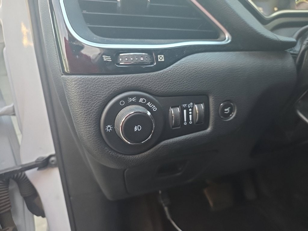 2023 Jeep Cherokee Altitude Lux 4x4 - Photo 12