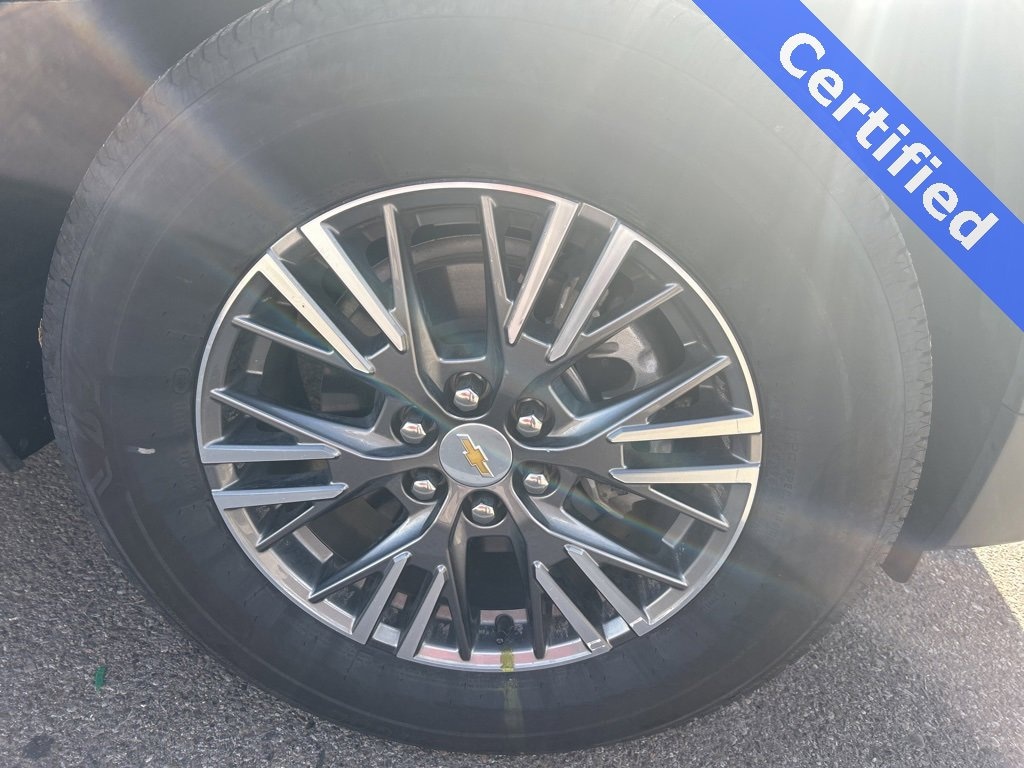 Used 2025 Chevrolet Traverse LT SUV