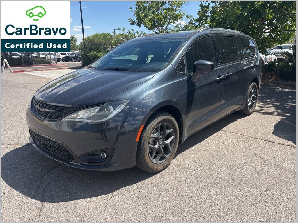 2019 Chrysler Pacifica Touring L Plus's photo