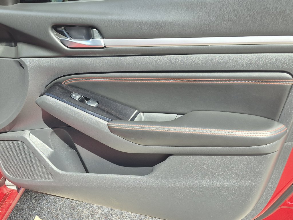 2023 Nissan Altima SR FWD - Photo 17