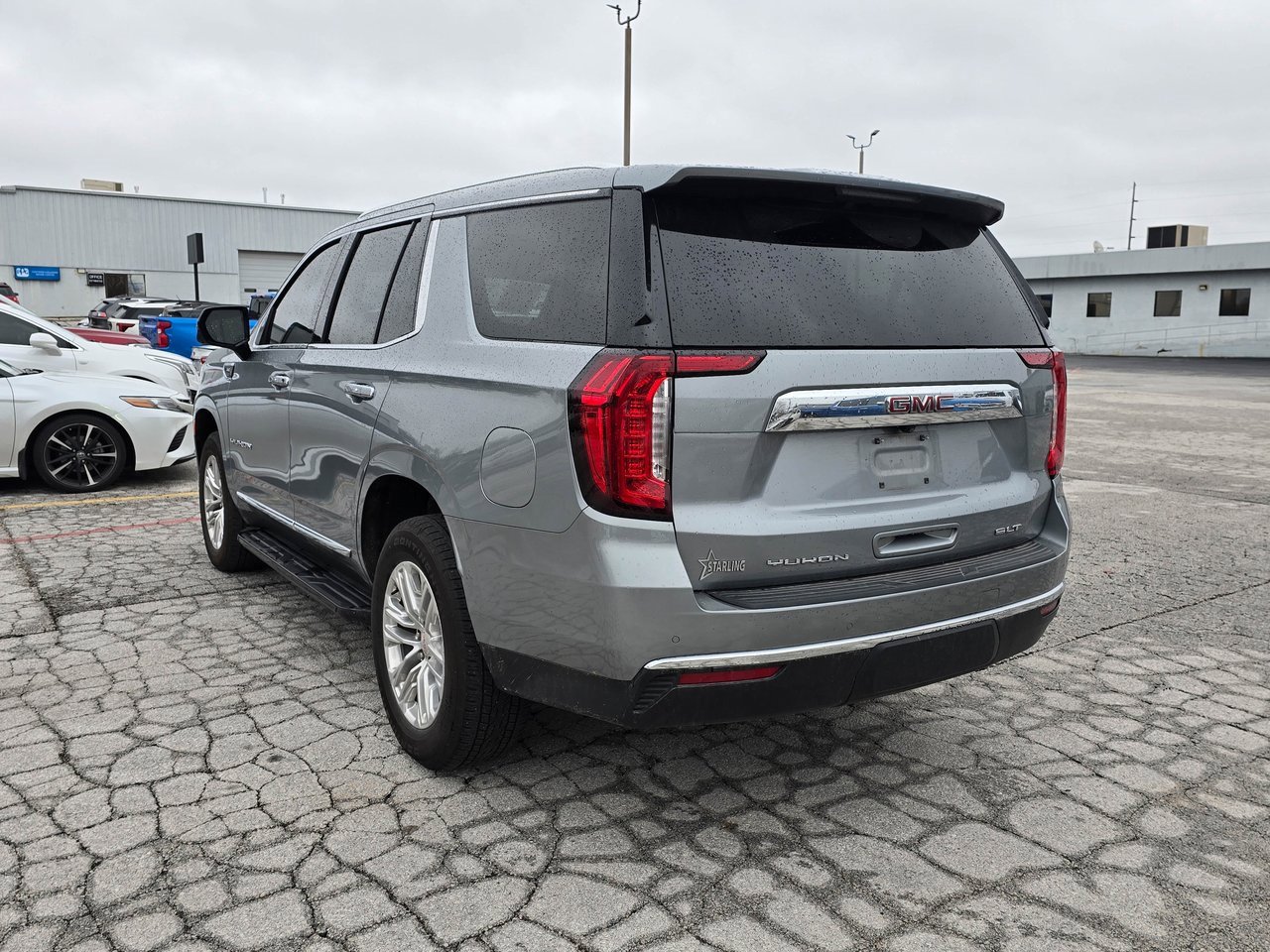 2024 Gmc Yukon SLT photo 4