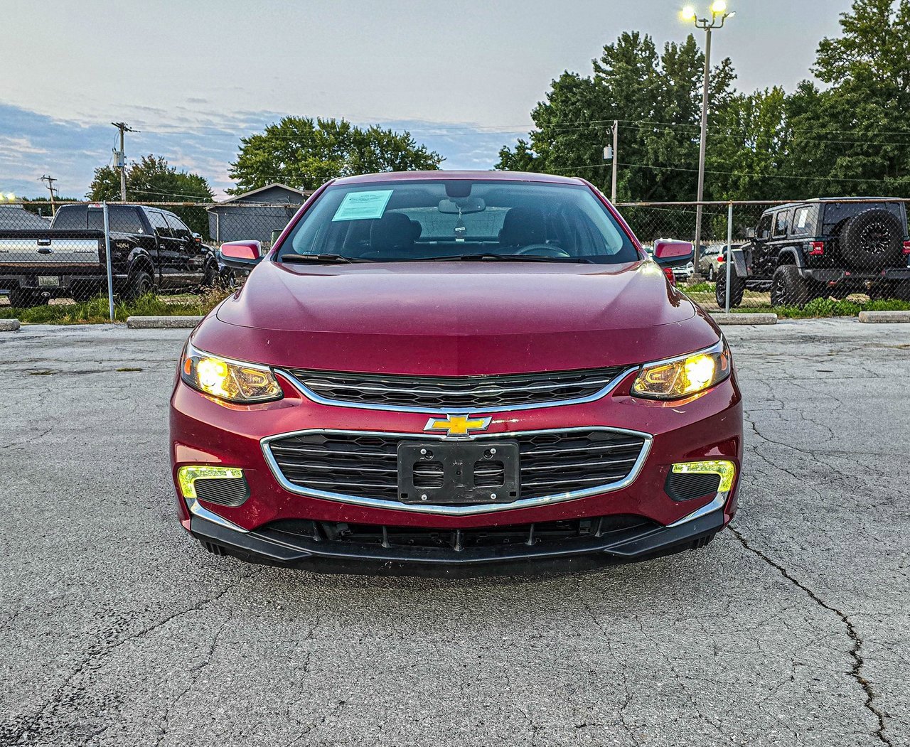 2017 Chevrolet Malibu 1LT photo 2