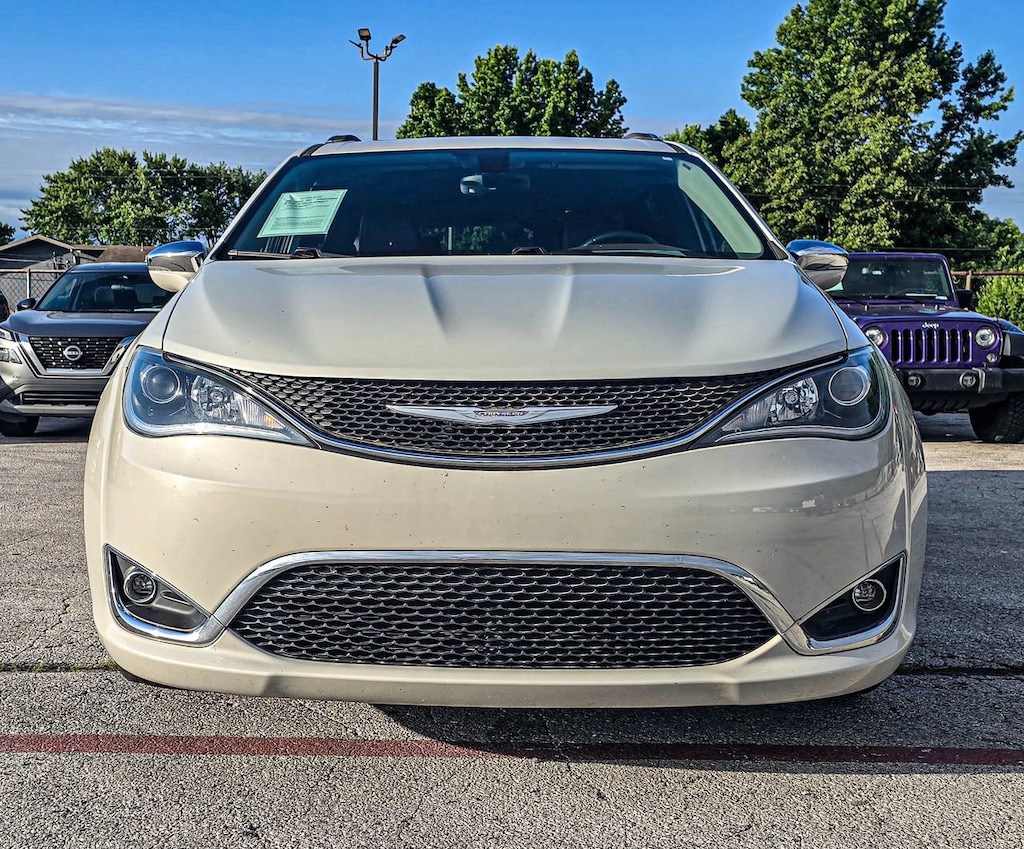 Used 2017 Chrysler Pacifica Limited Van