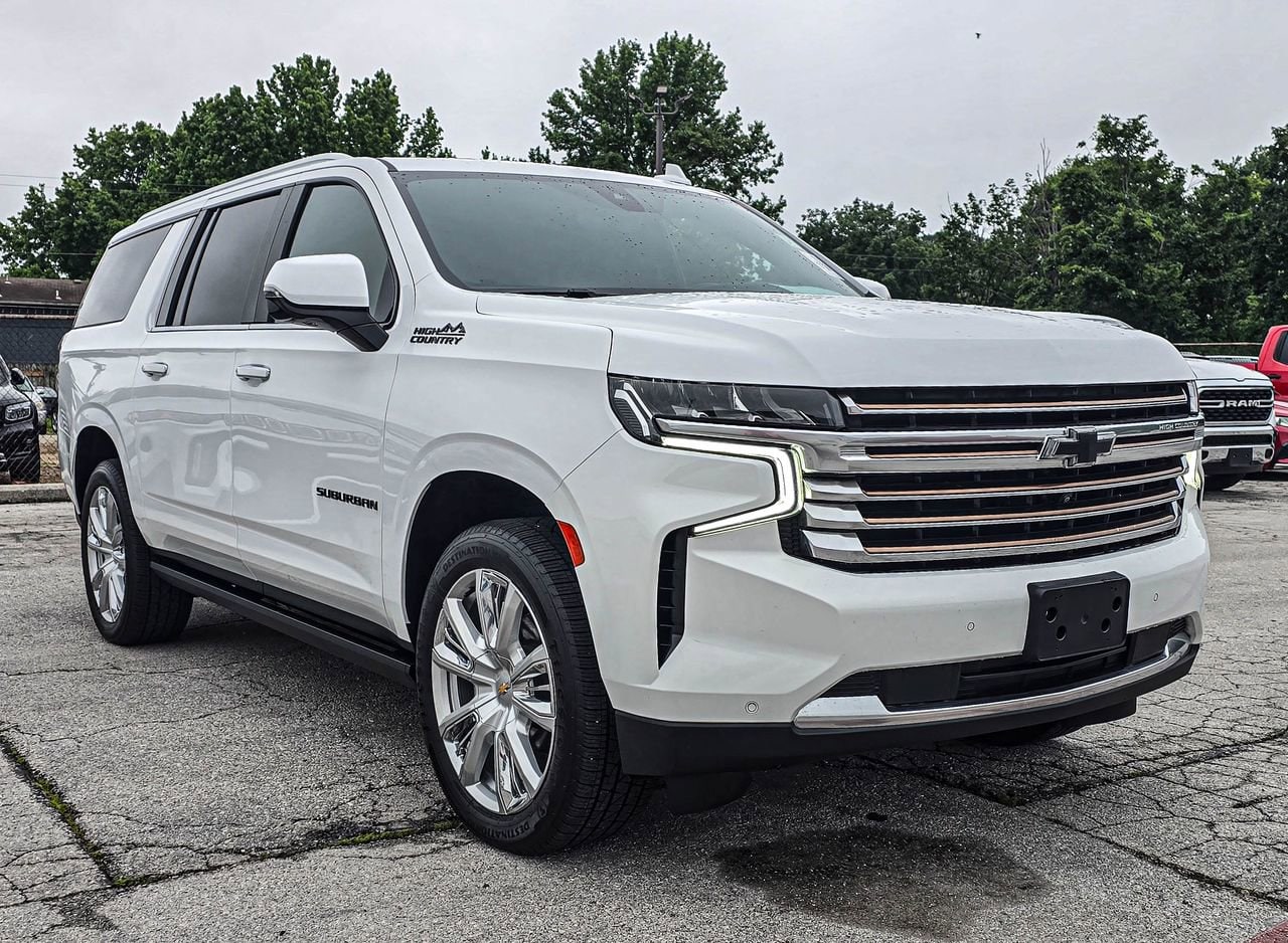 2022 Chevrolet Suburban 4WD 1500 High Country's photo