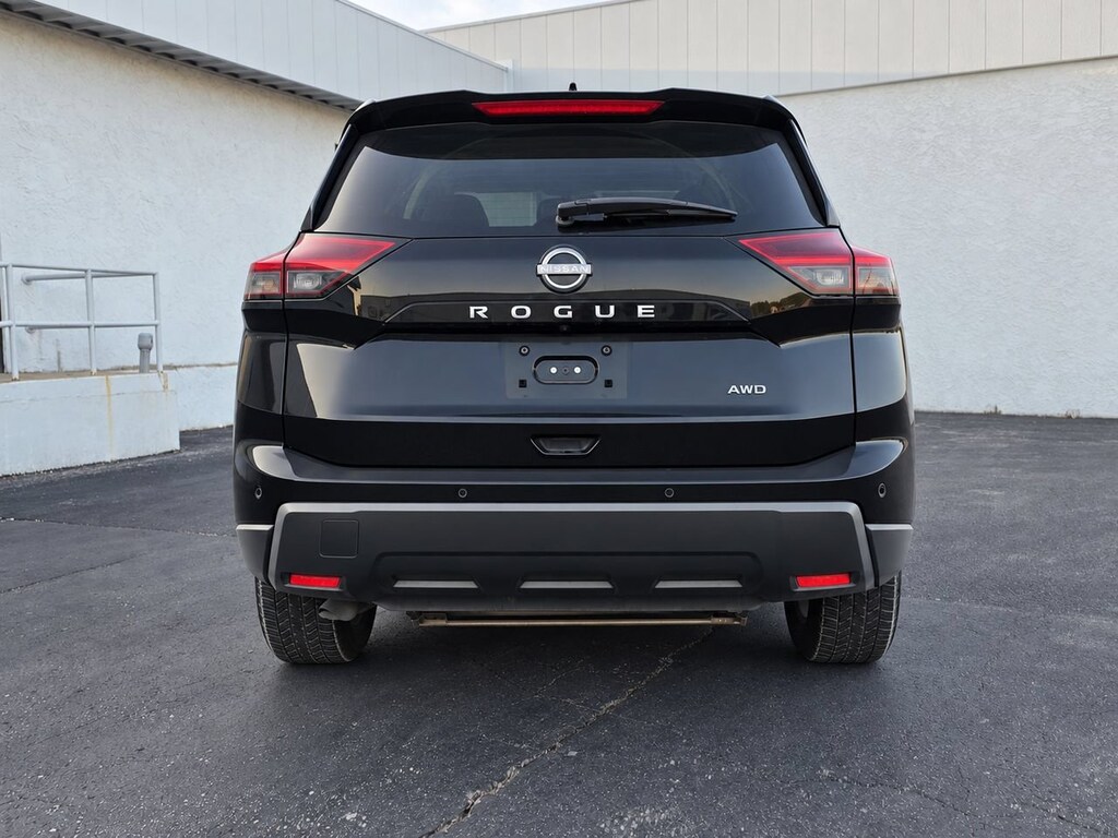 Used 2025 Nissan Rogue SV SUV