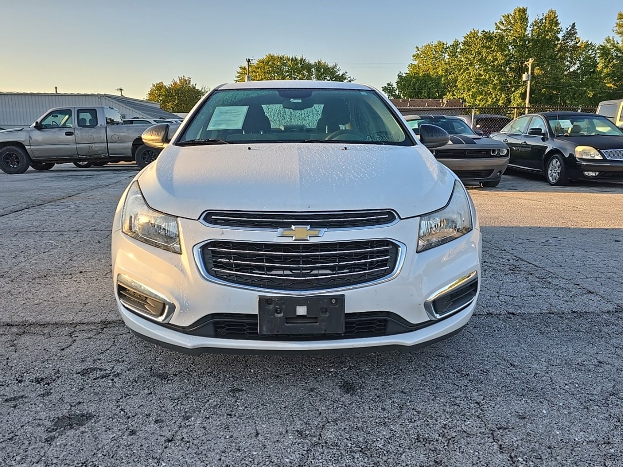 2016 Chevrolet Cruze LS photo 2