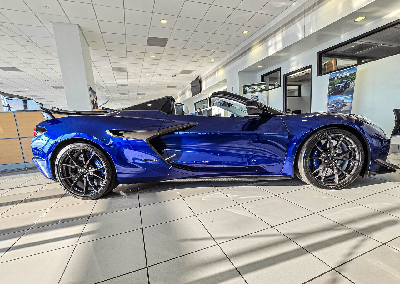 2027 Chevrolet Corvette 3LZ - Photo 8