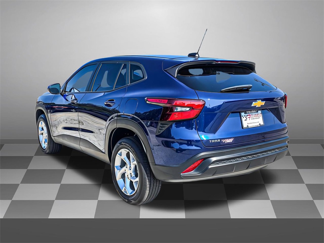 2024 Chevrolet Trax LS photo 3