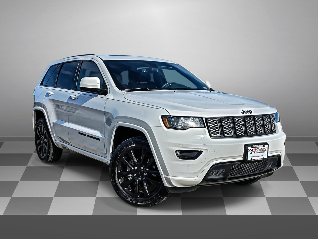 2019 Jeep Grand Cherokee Altitude's photo
