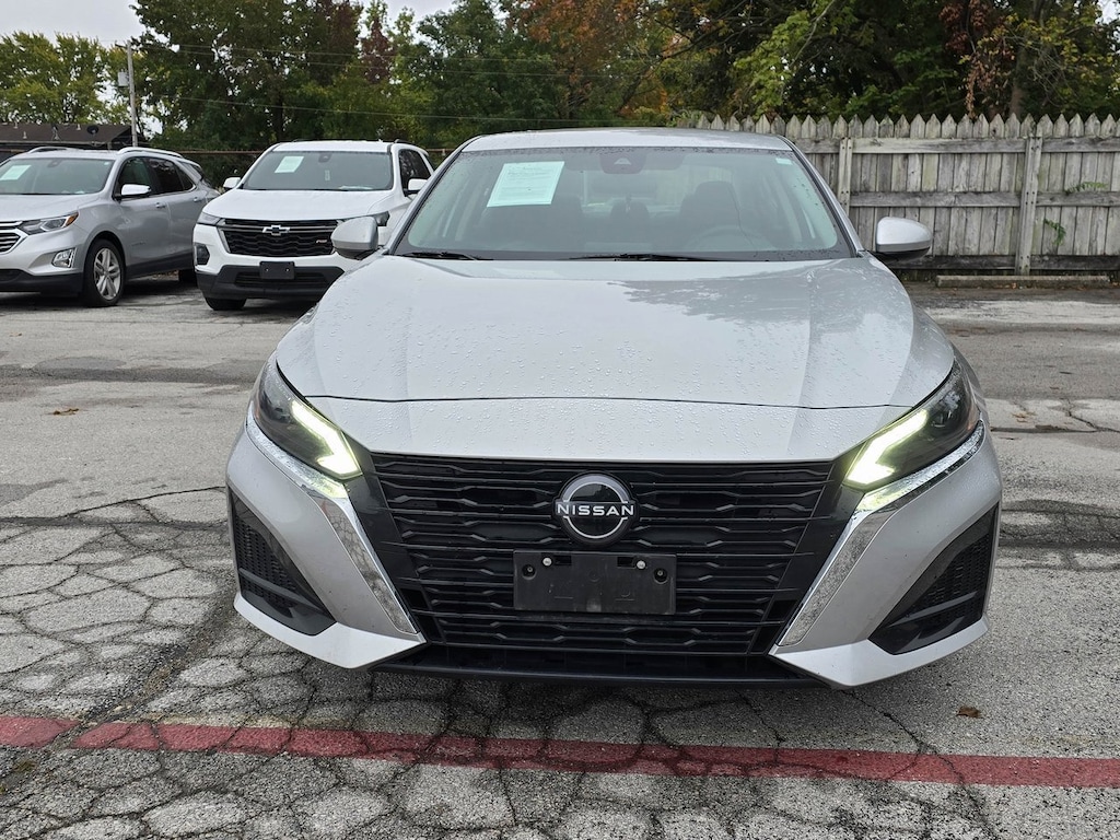 Used 2023 Nissan Altima 2.5 SV Sedan