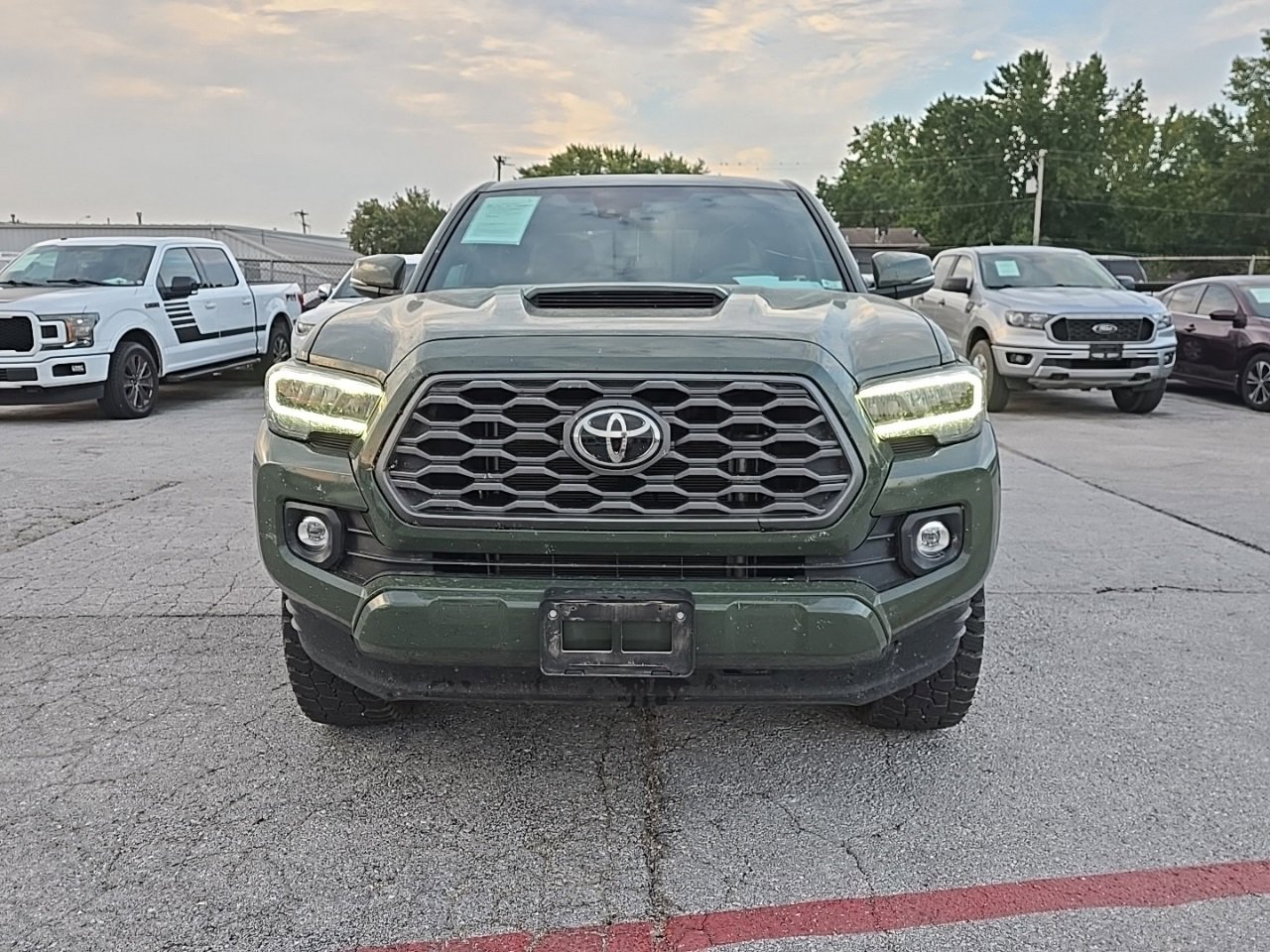 2022 Toyota Tacoma TRD Sport V6 4x4 SR photo 2