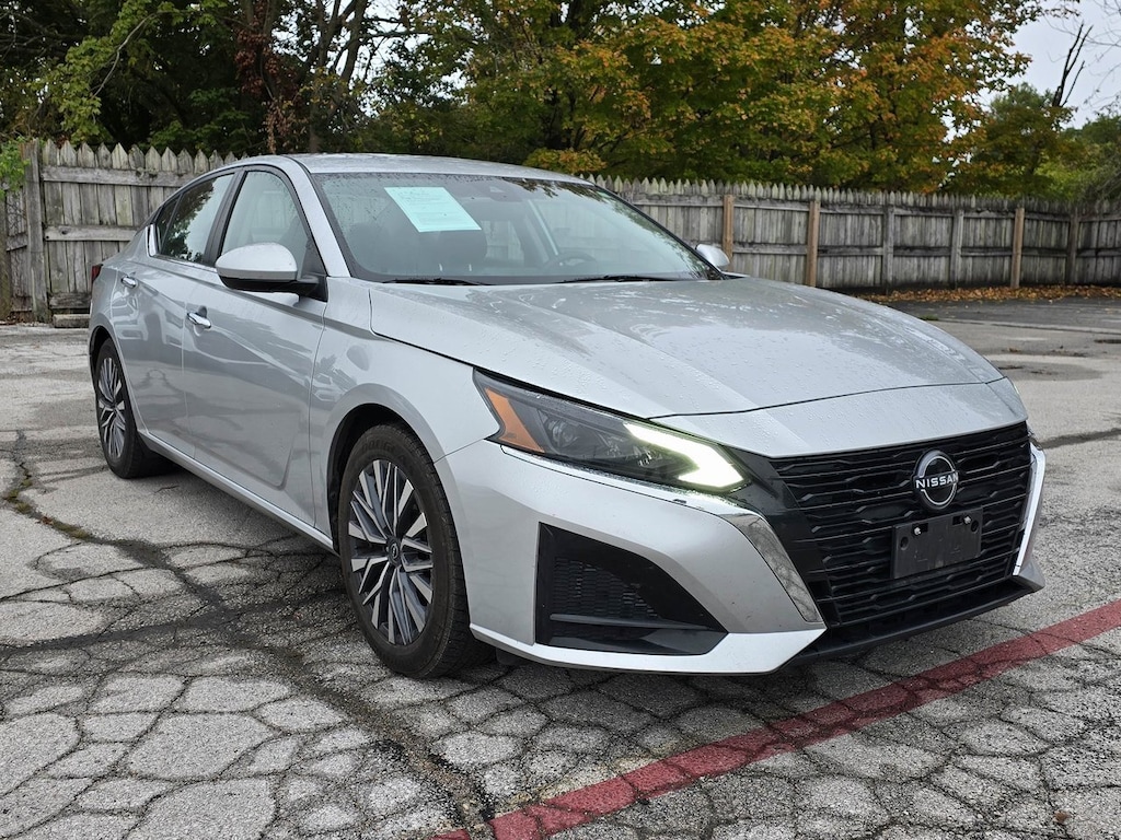 Used 2023 Nissan Altima 2.5 SV Sedan