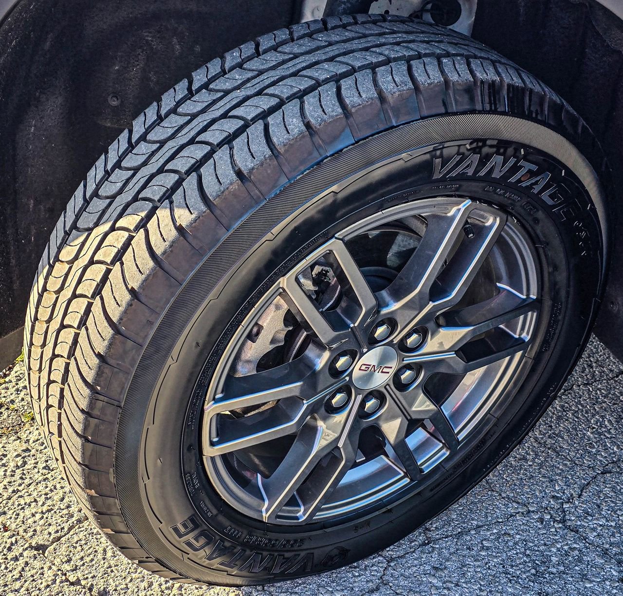 2025 GMC Acadia Elevation - Photo 12
