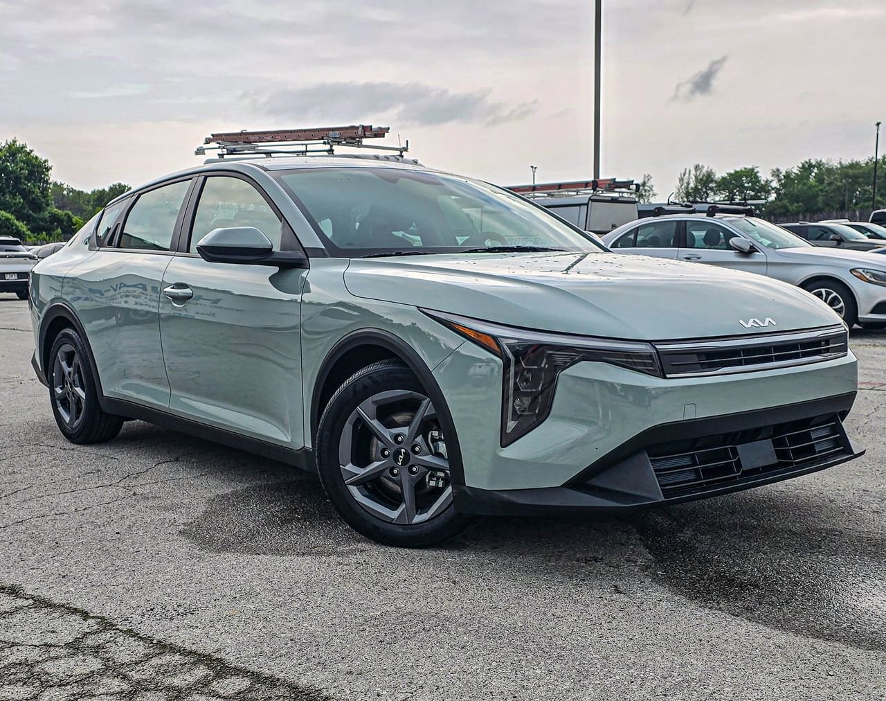 2025 Kia K4 LXS AT's photo