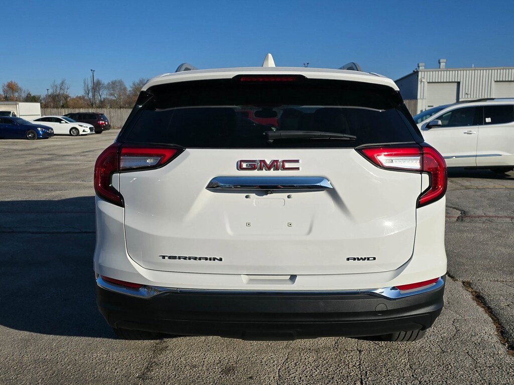 Used 2024 GMC Terrain SLT SUV