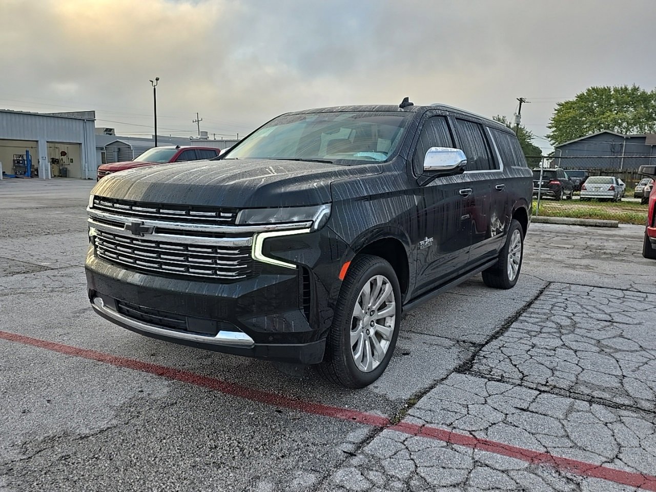 2023 Chevrolet Suburban Premier photo 3