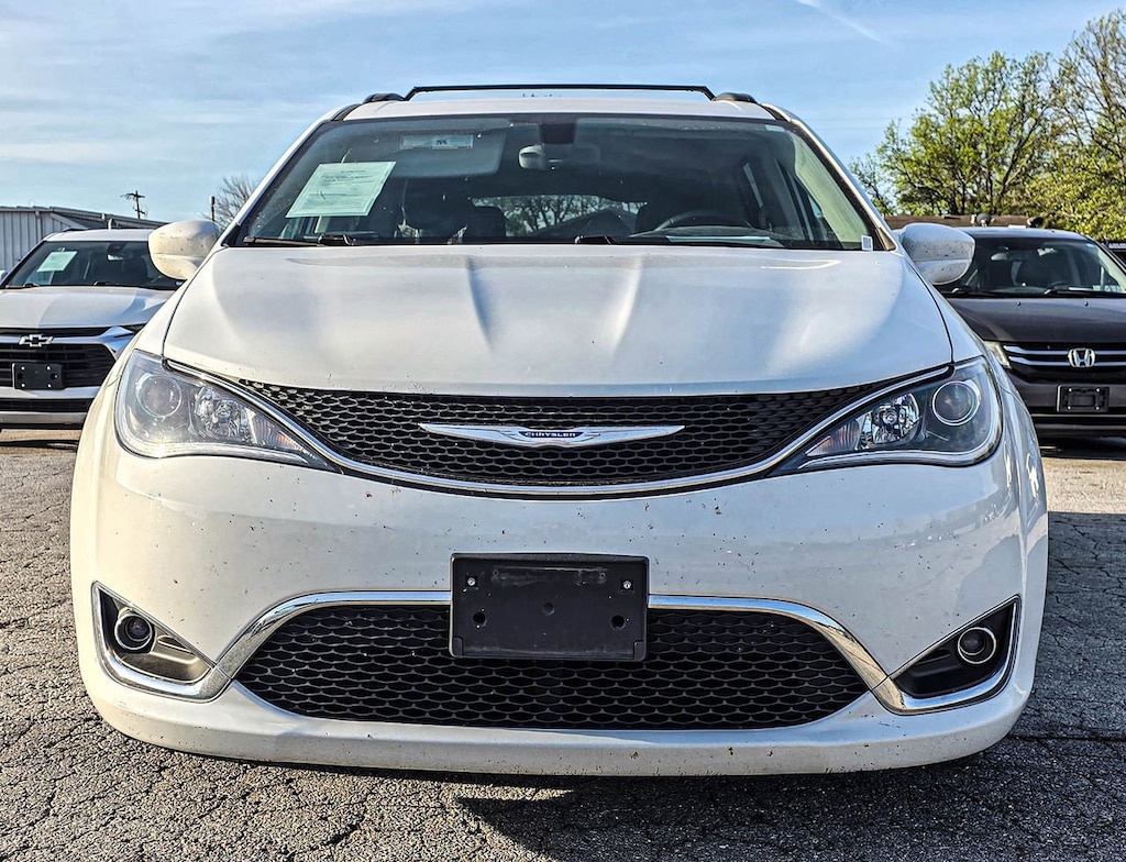 Used 2017 Chrysler Pacifica Touring-L Van