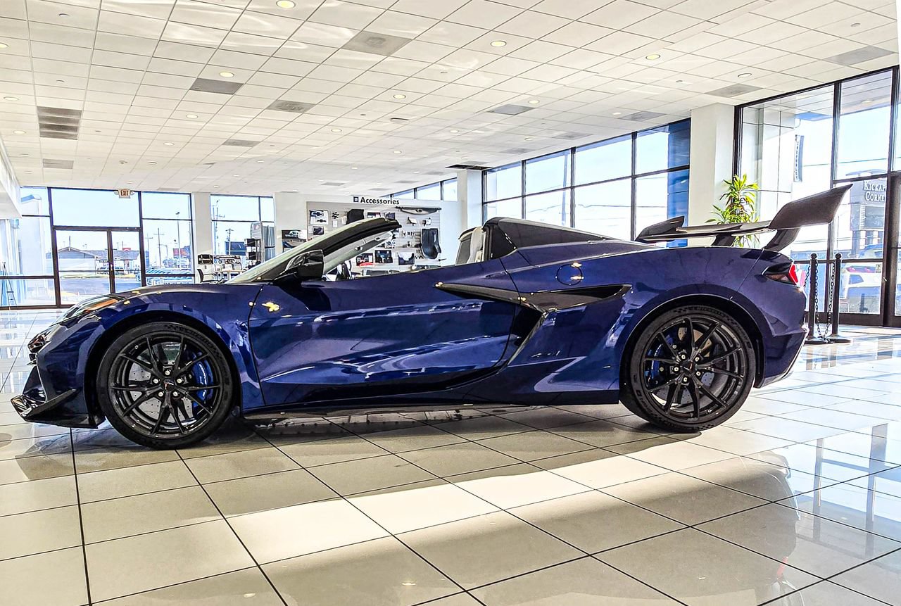 2027 Chevrolet Corvette 3LZ - Photo 7