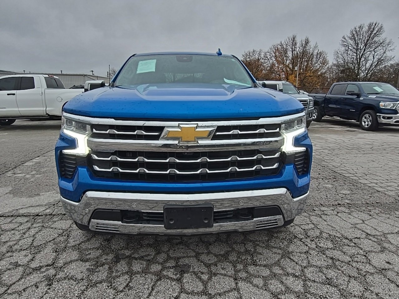 2022 Chevrolet Silverado 1500 LTZ photo 2