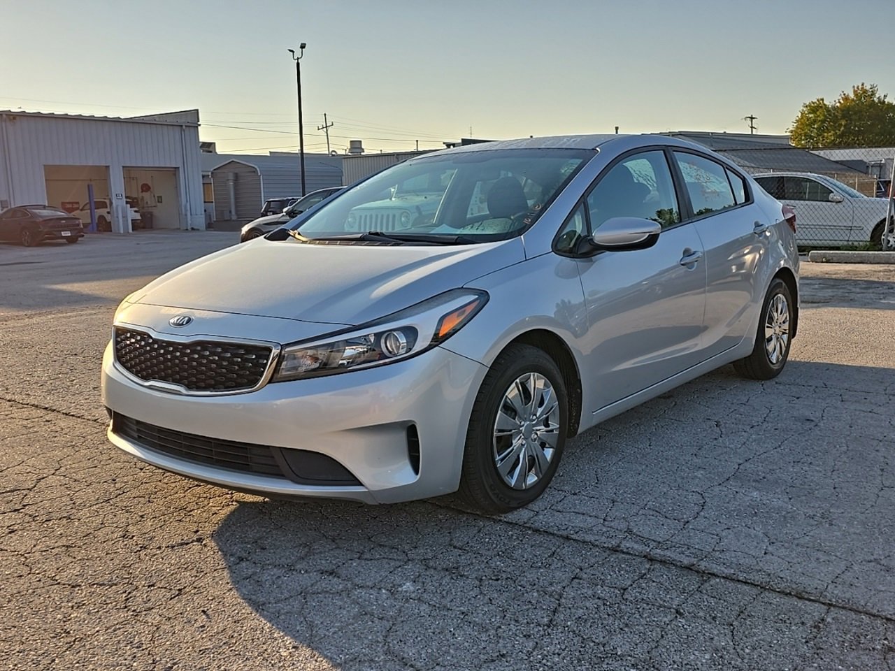 2018 Kia Forte LX Base photo 3