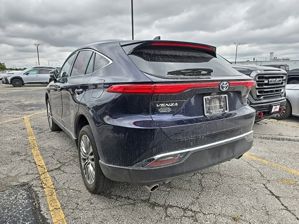 Used 2024 Toyota Venza LE SUV