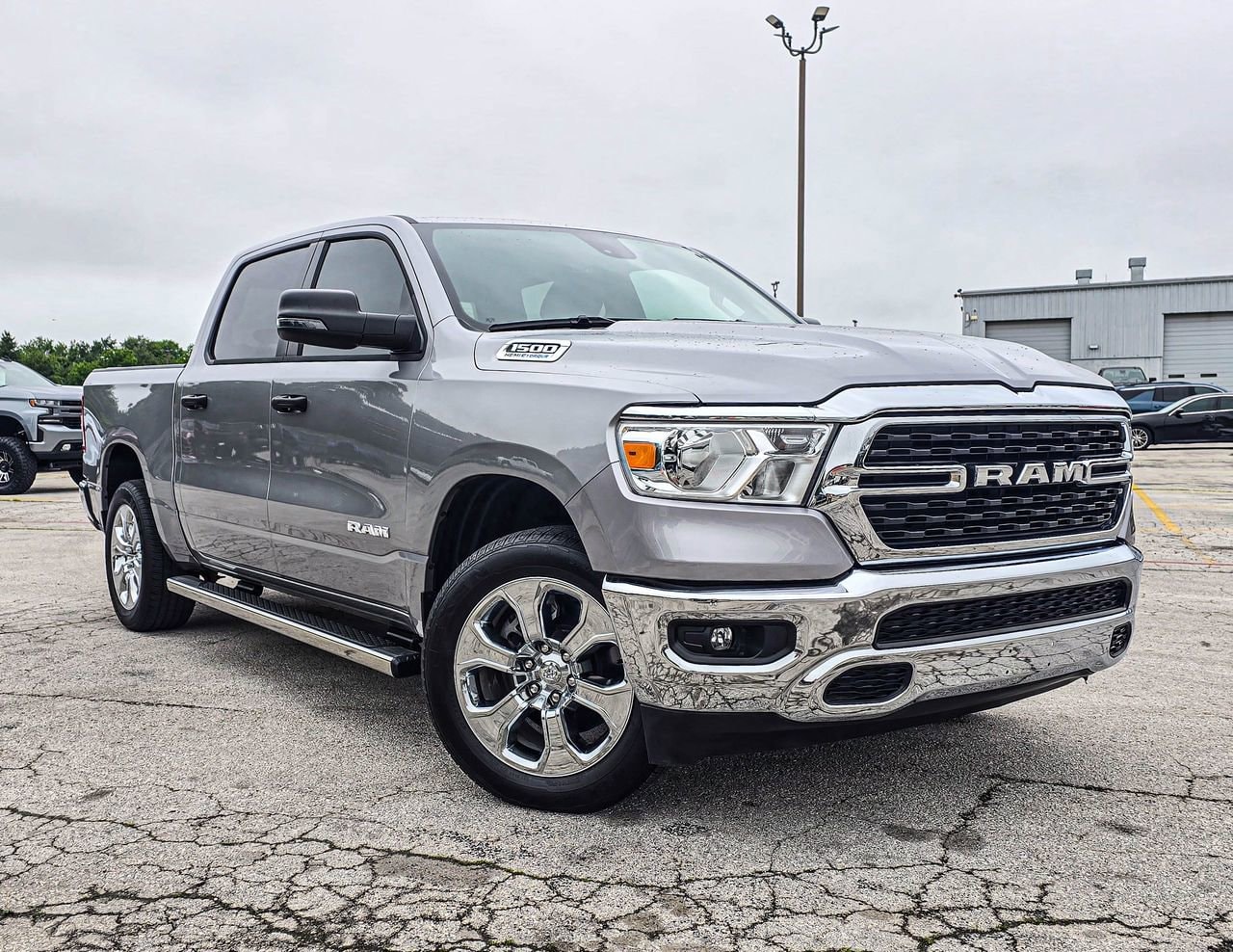 2023 RAM 1500 Big Horn/Lone Star 4x4 Crew Cab 5'7's photo