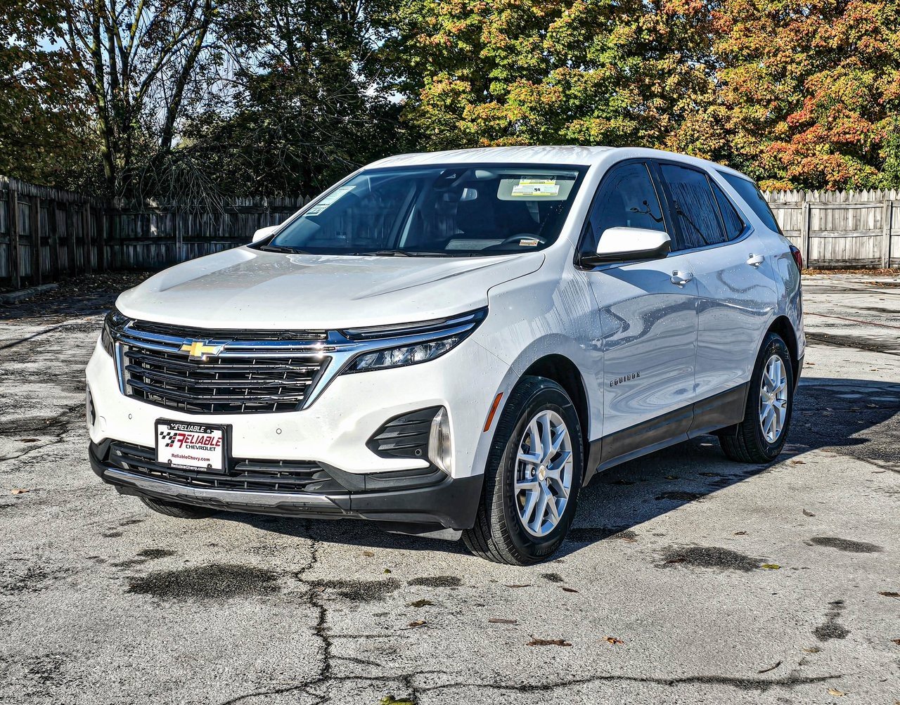 2024 Chevrolet Equinox LT photo 3