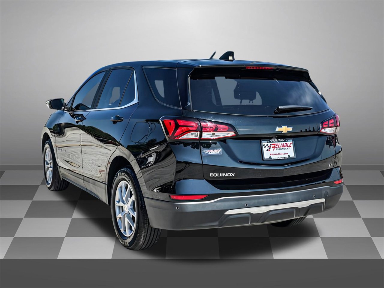 2023 Chevrolet Equinox LT photo 2